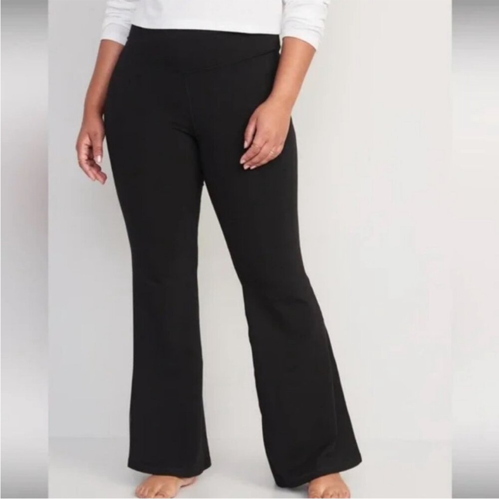 Old Navy High-Waisted PowerChill Flare Yoga/ Lounge Pants in Black (XXL) NWT!